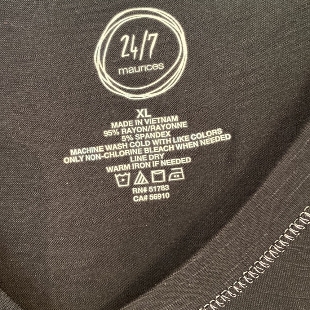 V neck basic tee - Picture 2 of 6